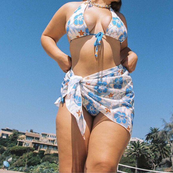 Blackbough Isla Sarong - Iced Coconut - Picture 1 of 4